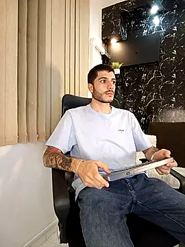 Rafael_Mendezz's Live XXX Chat