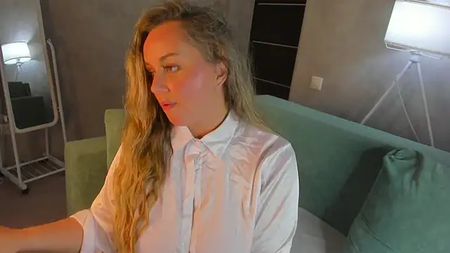 Sky_Kuper's Live XXX Chat