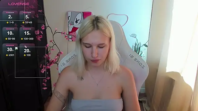 EvelinaLuu's Live XXX Chat