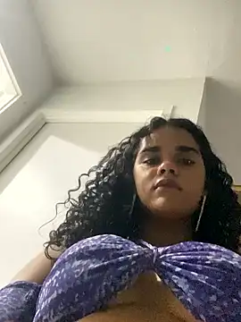 Webkamerová show gatapretacachinhos
