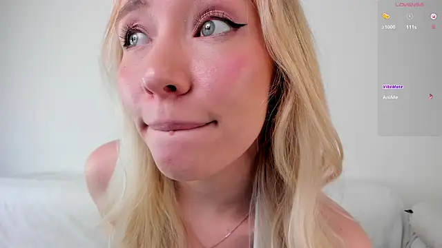 XXX chat uživo modela DanaCandy