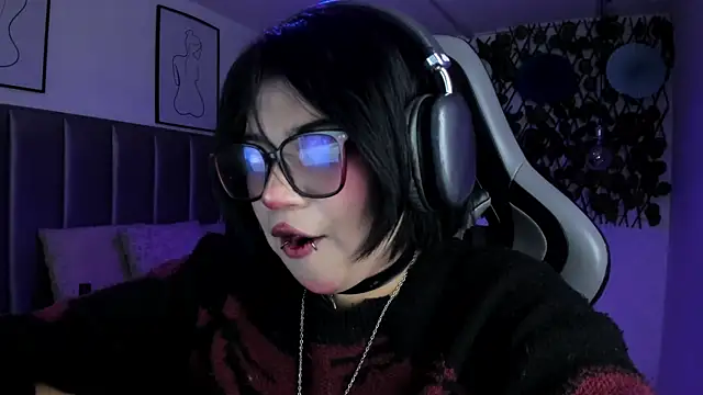 Kitty_Gang: онлайн-секс-чат