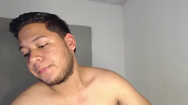 Chatroom XXX en direct de nicolas_cr1