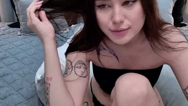 CarolineTenders Chat XXX live