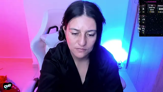 Saskyaa Chat XXX live