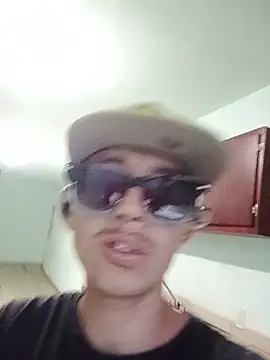 Show de furciioloko468 na webcam