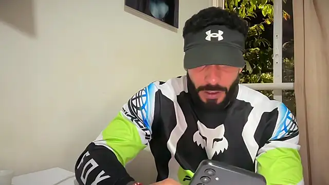 romeolovedark Adlı Modelin Canlı XXX Sohbeti