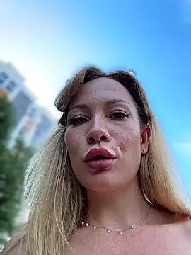 LavenderHot's Live XXX Chat