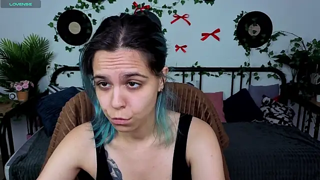 LiraBelle Adlı Modelin Canlı XXX Sohbeti