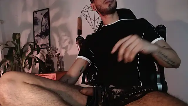 צ'אט XXX בשידור חי של Colby_brown03