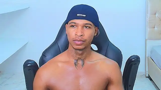 צ'אט XXX בשידור חי של cassian_gold