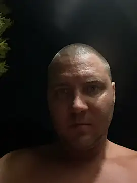 Brando2585 XXX чат на живо