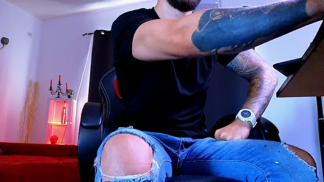 MightyAaron66 Live XXX-Chat