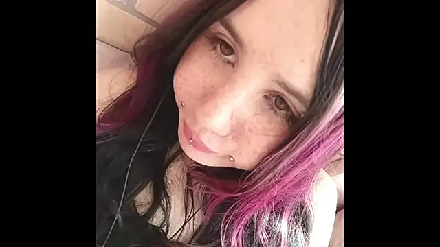 Živý XXX chat IronicBuckle