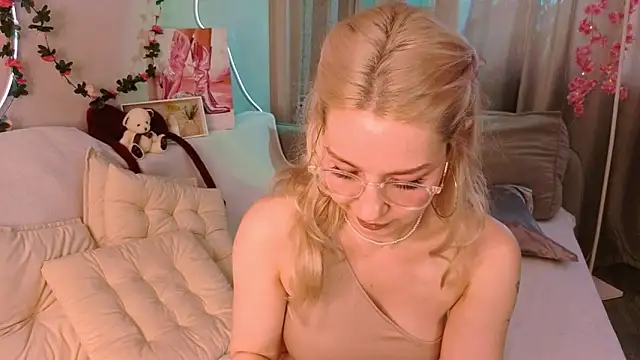 Chat +18 de lusciousslily ao vivo