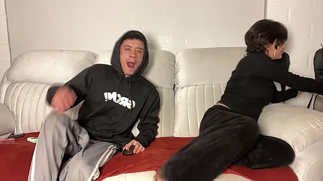 הופעת וובקאם של perceo_and_saddie