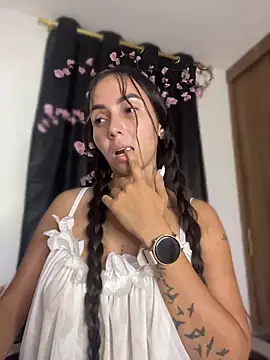 Chatroom XXX en direct de Scarlett05