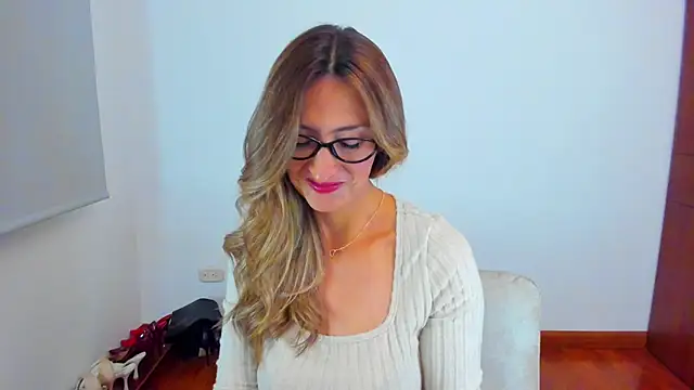Chat XXX en directo de Velourmuse