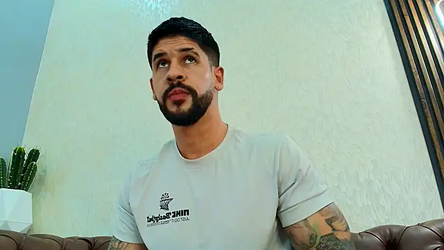 Chat XXX ao vivo de Petesevans