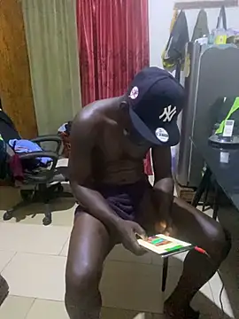 Pornhouse420 Adlı Modelin Canlı XXX Sohbeti