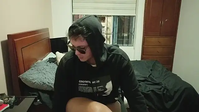 hardaftercum Adlı Modelin Canlı XXX Sohbeti