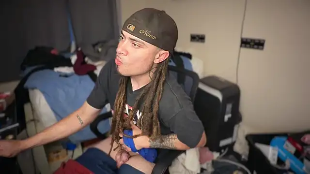 thxbxbydjxc Show in webcam
