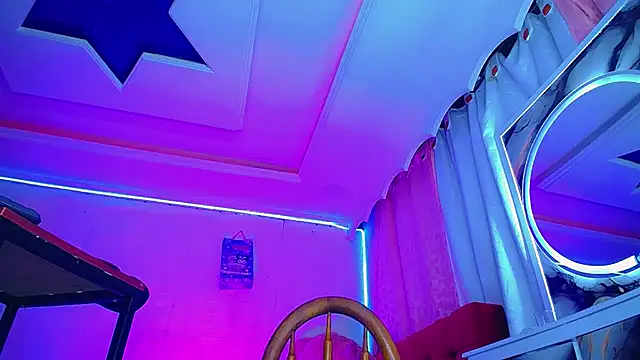 NahomiCamperのライブXXXチャット