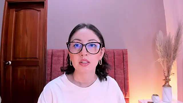 Emilywatsonn Adlı Modelin Canlı XXX Sohbeti