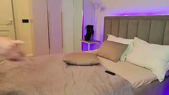 Trophy_x_W1feのライブXXXチャット