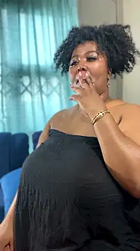 SultryBusty Live XXX-Chat