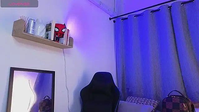 ASHTON_HILS – Naživo XXX chat