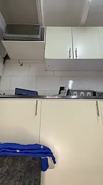 Chloee_Peach Adlı Modelin Canlı XXX Sohbeti