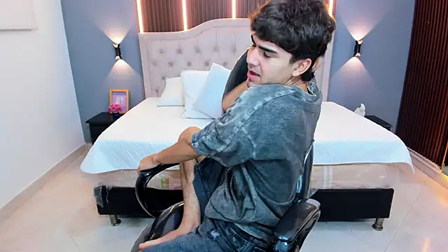 Tommy18__ Chat XXX live