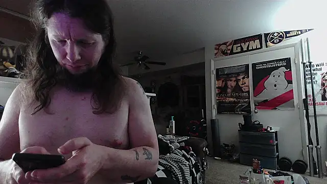 biggerisbetter12's Live XXX Chat