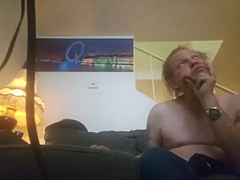 yourMasterisBoredn Live XXX chat