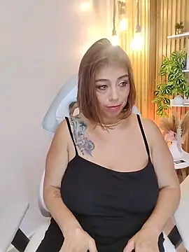 Chat +18 de MrsFoucher ao vivo