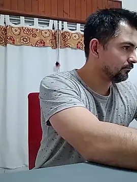 Chat XXX en directo de Bradd_32