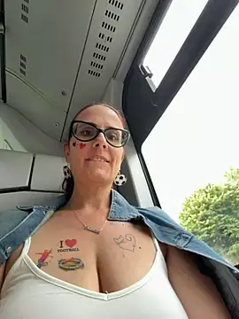 Chatroom XXX en direct de NataKitten