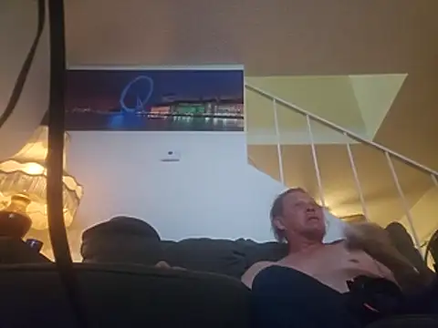 yourMasterisBored's Live XXX Chat