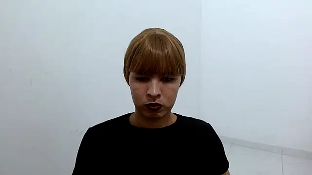 estefania224 élő XXX-chatje