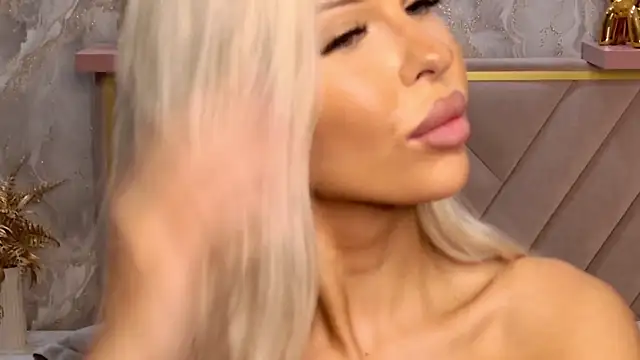 EvaXElfi live XXX chat