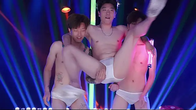 Chatroom XXX en direct de AOA-boy