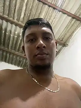 negrito21cmver Adlı Modelin Canlı XXX Sohbeti