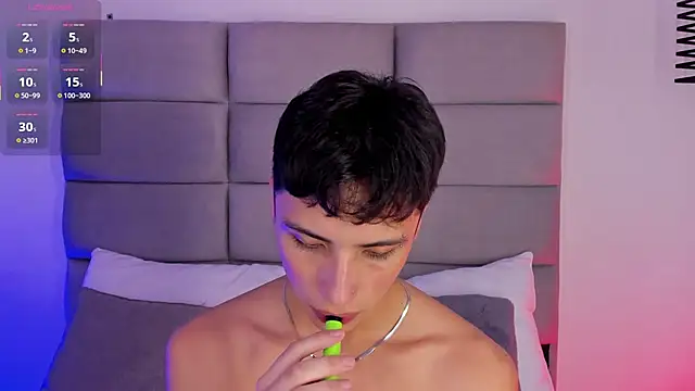 Živý XXX chat JoshClaarktt