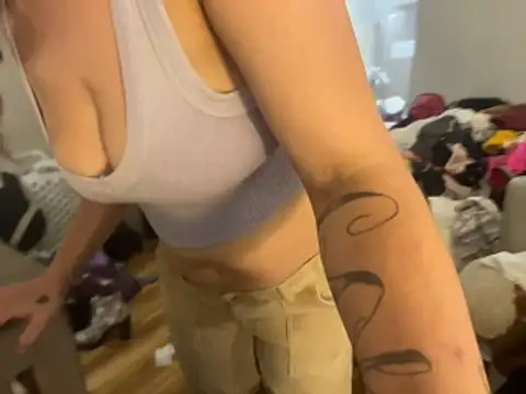 MegaTinyyy Live XXX-Chat