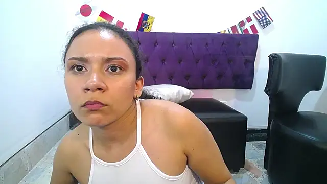 Little18Doll: απευθείας συνομιλία ΧΧΧ