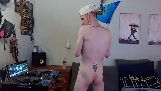 Chat XXX ao vivo de pyrowuff