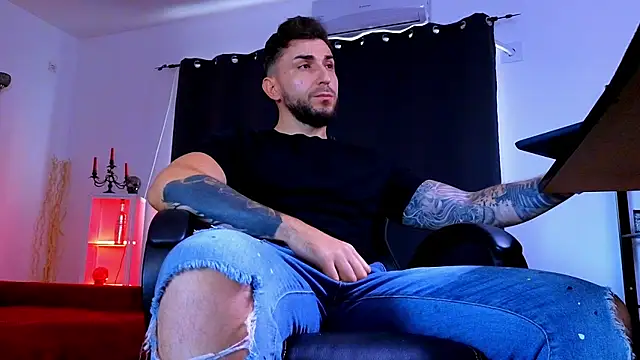 MightyAaron66 Live XXX-chat