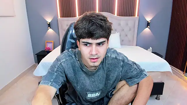 Tommy18__ Live XXX-Chat