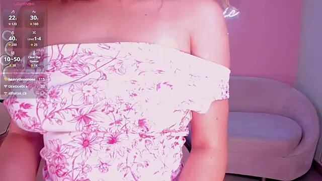 ArianaNova's Live XXX Chat
